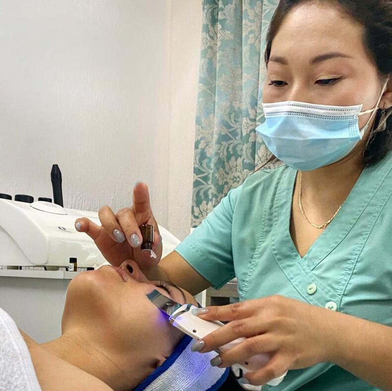 Dermocosmética Facial Azucena Pool.